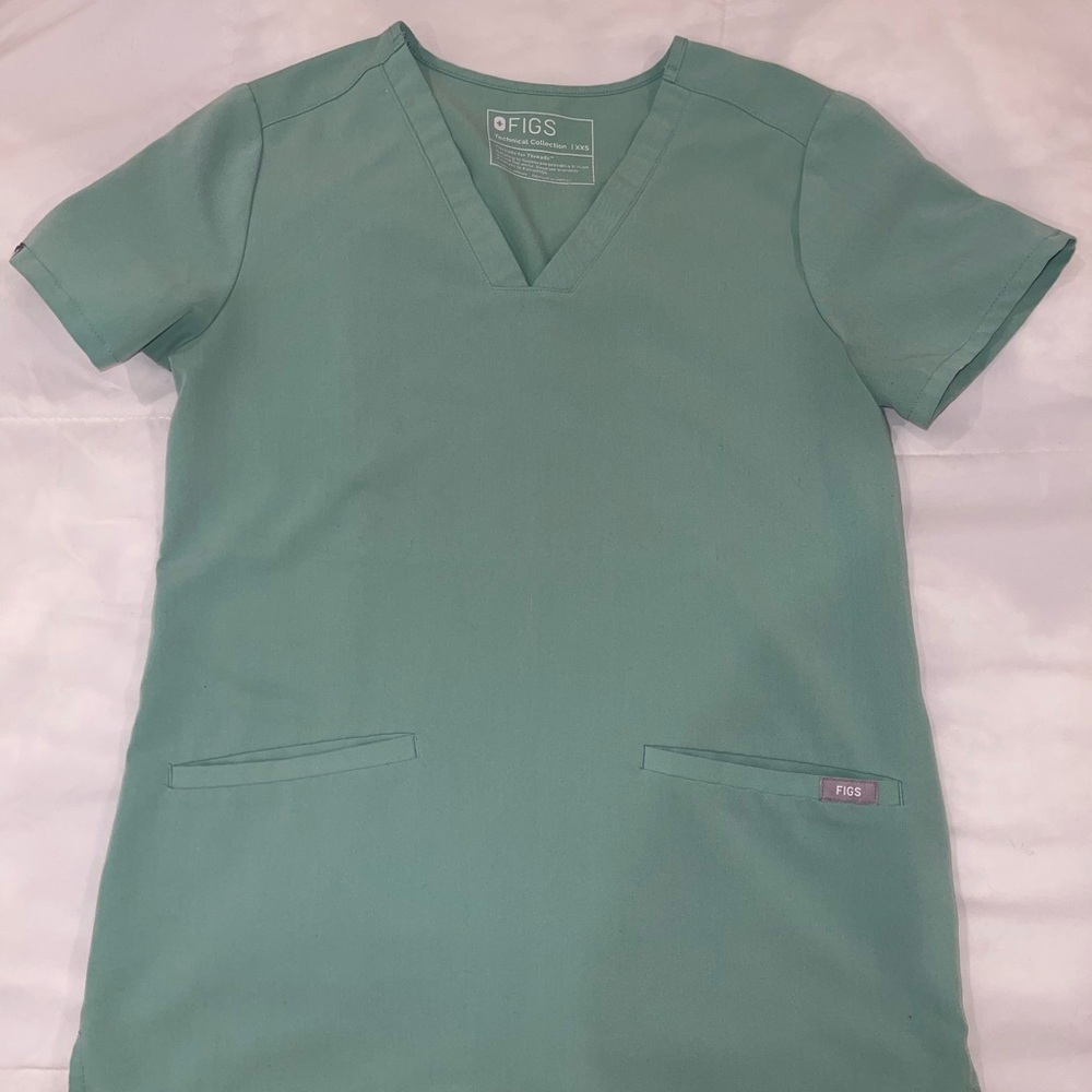 FIGS V-Neck Scrub Top